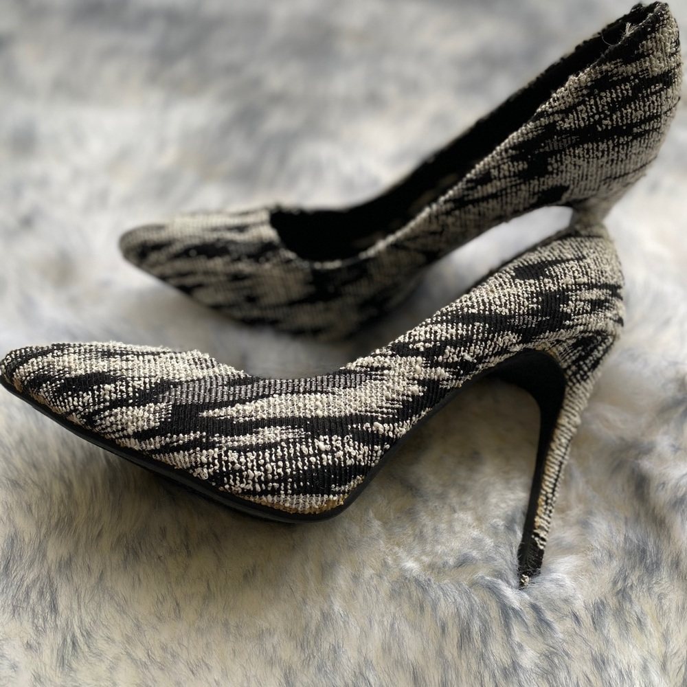 Heels - Picture 6 of 6